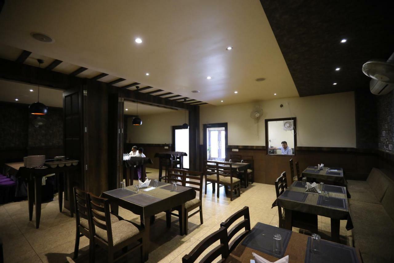 Oyo 40791 Hotel Hot N Fast Suratgarh Esterno foto