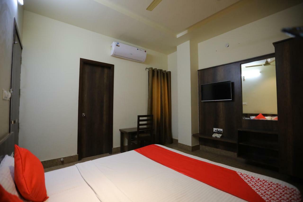 Oyo 40791 Hotel Hot N Fast Suratgarh Esterno foto