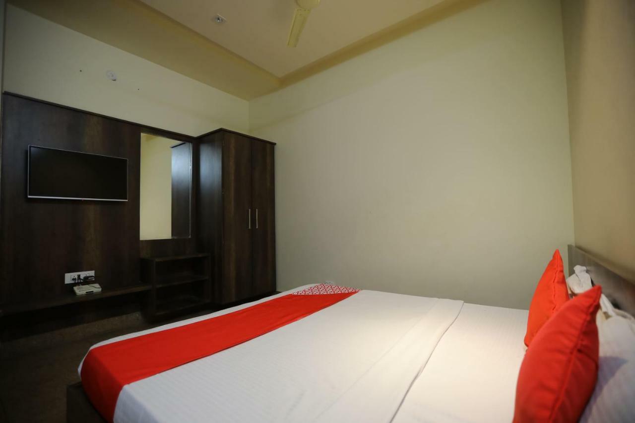 Oyo 40791 Hotel Hot N Fast Suratgarh Esterno foto