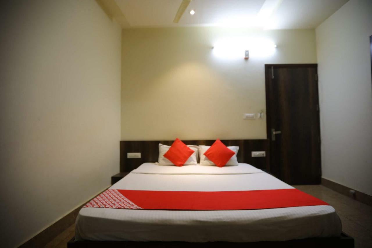 Oyo 40791 Hotel Hot N Fast Suratgarh Esterno foto