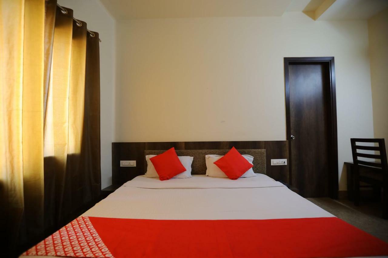 Oyo 40791 Hotel Hot N Fast Suratgarh Esterno foto