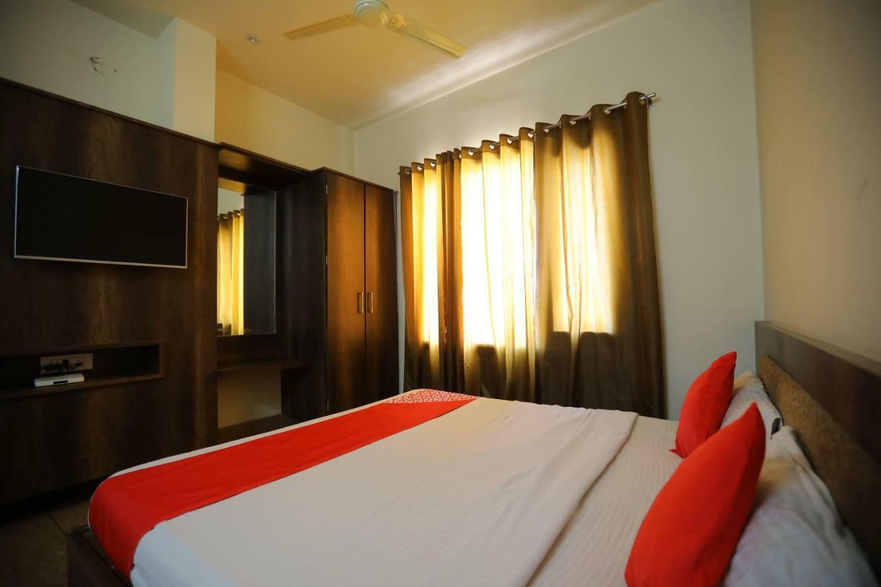 Oyo 40791 Hotel Hot N Fast Suratgarh Esterno foto